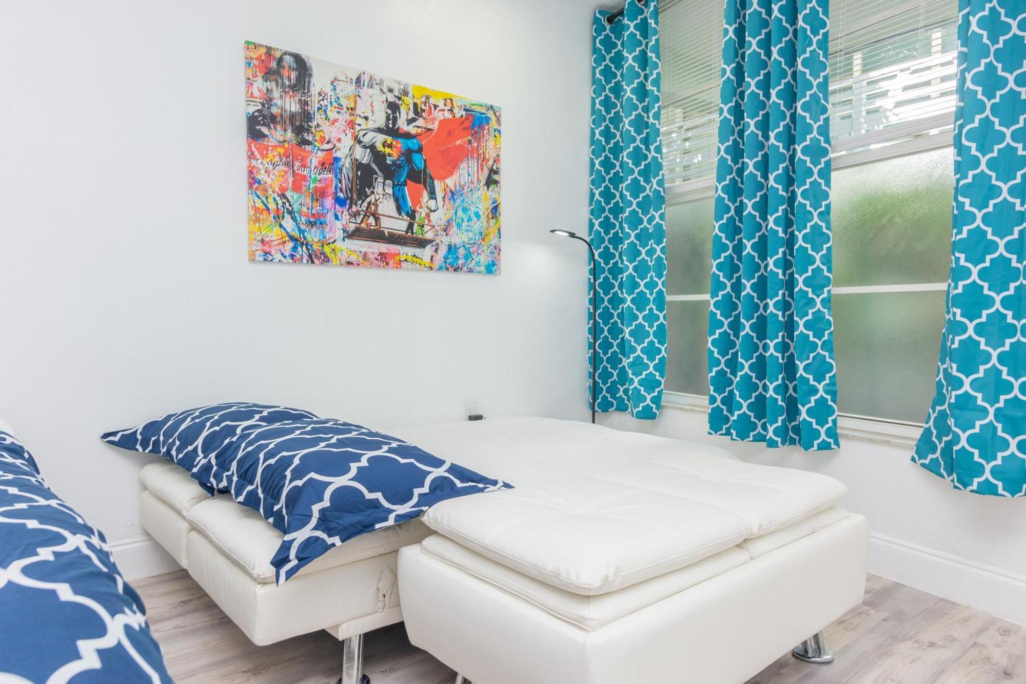 Ocean Drive Deco W/2 Queen Beds, Steps 2 Appartement *